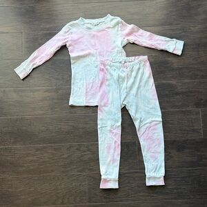 Charming Kids Pajama Set in Soft Pink and White made by Noomie